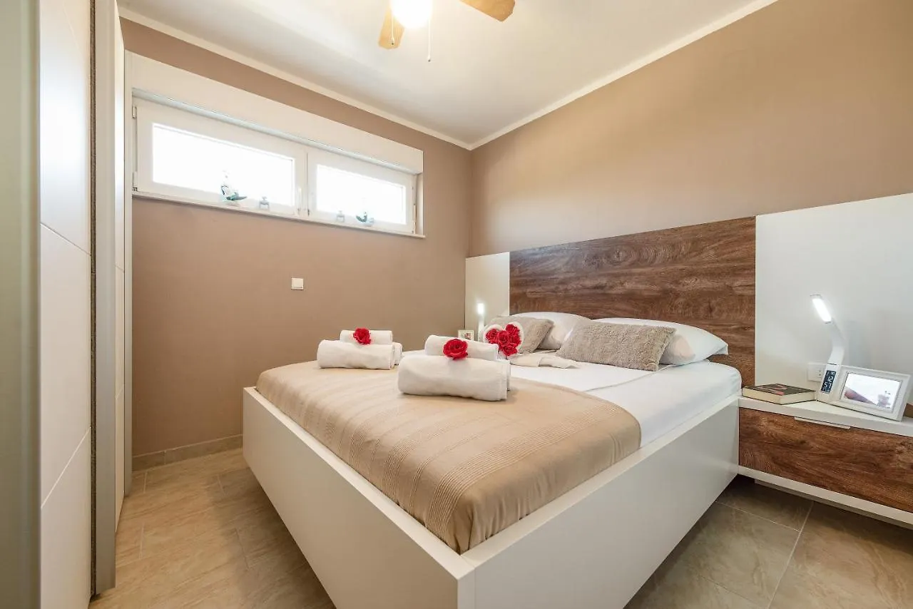 Holiday home Villa Zubak Rovanjska Croatia