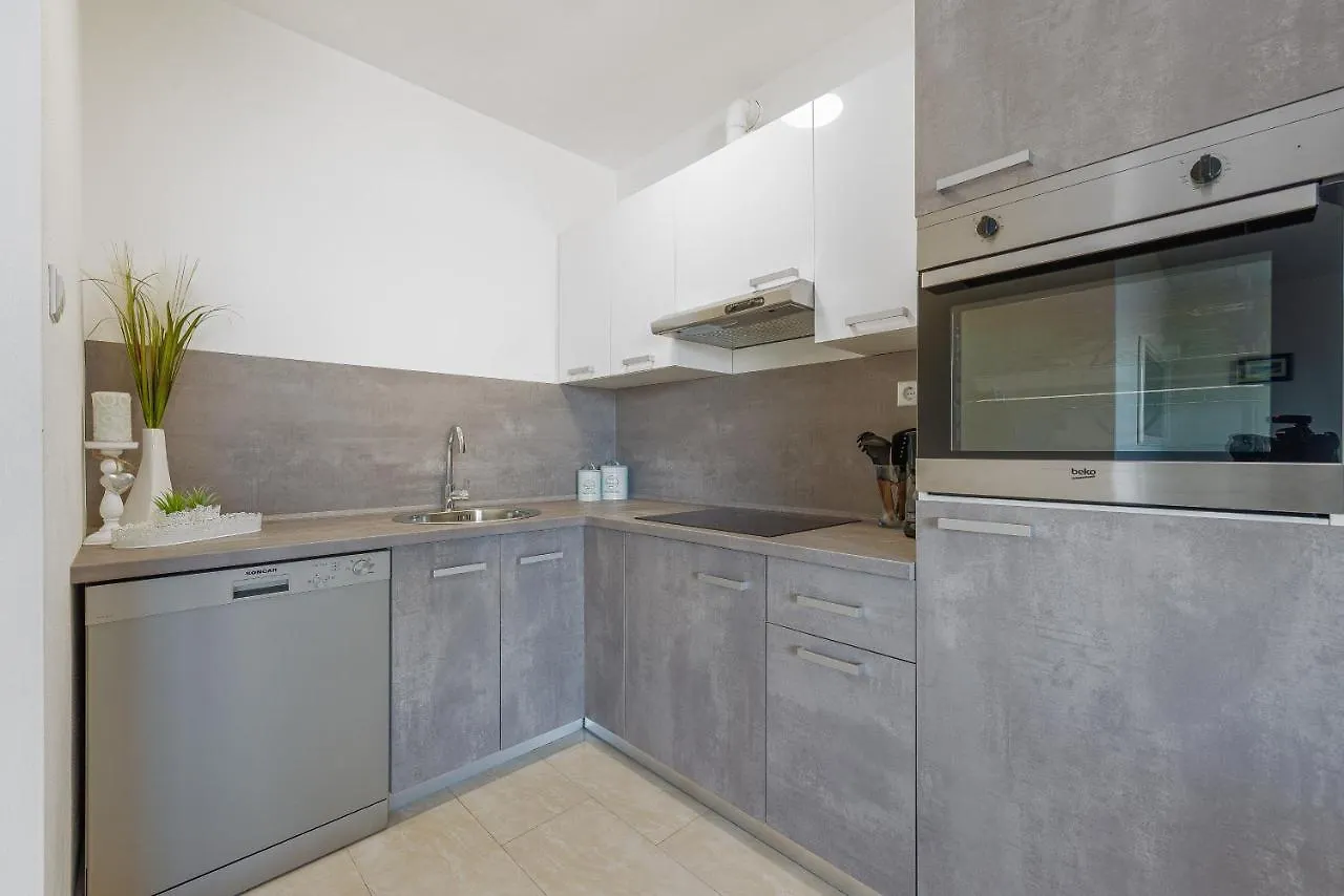 Villa Zubak روفانجسكا 0*,